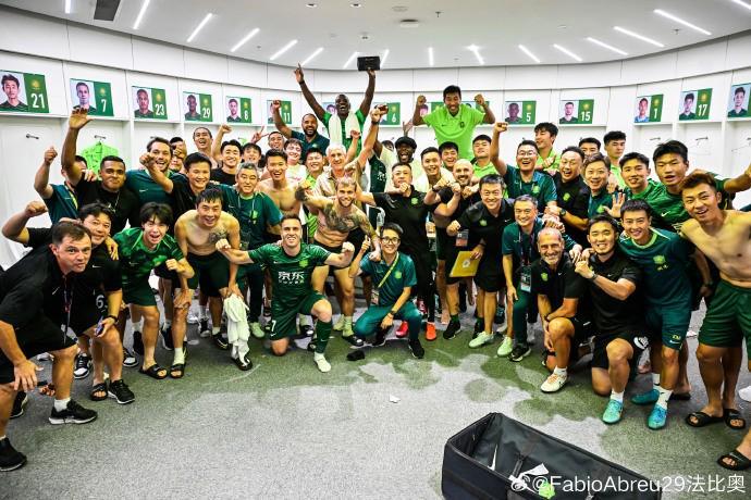 法比奥赛后庆祝晋级：感谢上帝让我置身于这座了不起的城市