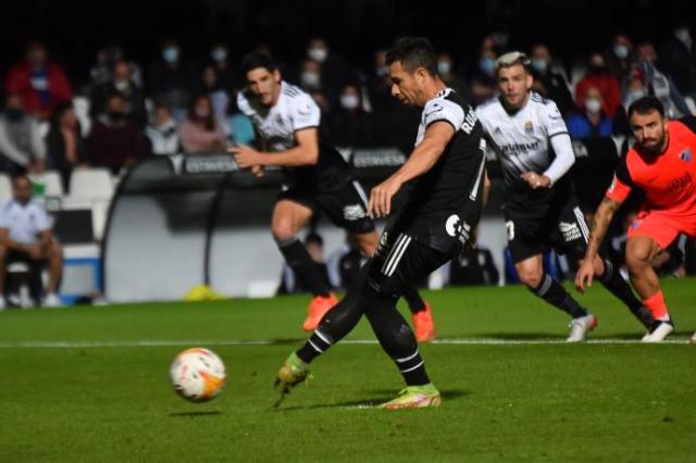 星空体育官网入口-中超弃将领跑西乙射手榜 40岁老将与C罗梅西齐名